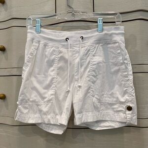 XCVI White Women's Shorts